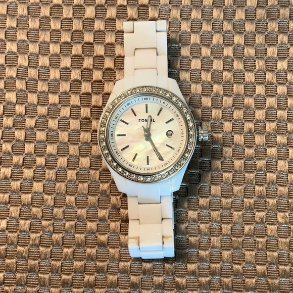 Women’s Fossil Watch - Picture 2 of 8